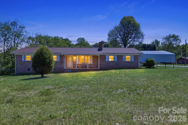 1480 21st Street NE, Hickory, NC 28601