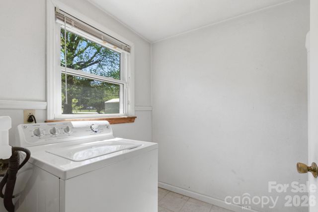 1480 21st Street NE, Hickory, NC 28601