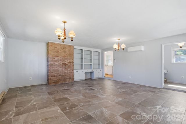 1480 21st Street NE, Hickory, NC 28601
