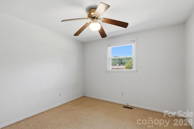 1480 21st Street NE, Hickory, NC 28601