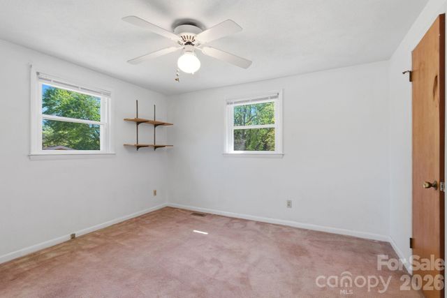 1480 21st Street NE, Hickory, NC 28601