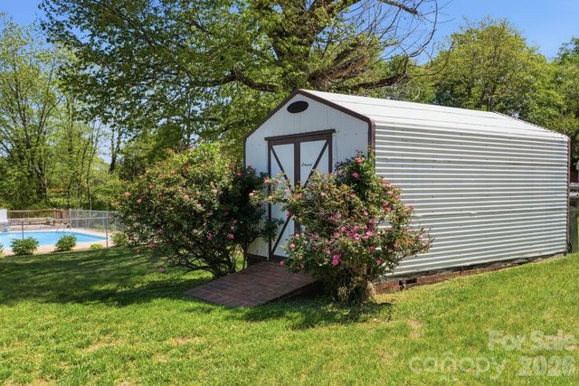 1480 21st Street NE, Hickory, NC 28601