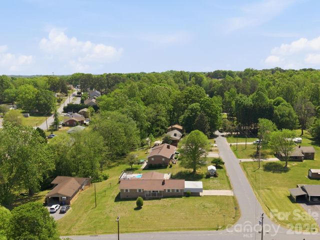 1480 21st Street NE, Hickory, NC 28601