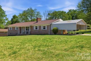 1480 21st Street NE, Hickory, NC 28601