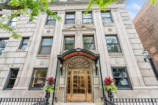 3534 N Lake Shore Drive 6D, Chicago, IL 60657