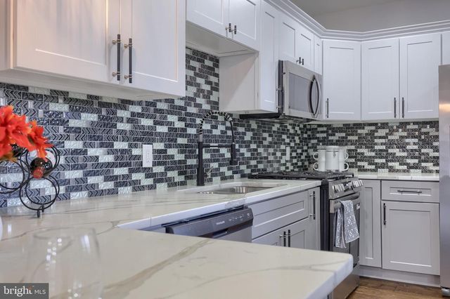 657 W ORANGE ST, Lancaster, PA 17603