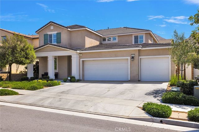 2692 Half Dome Court, Jurupa Valley, CA 92309