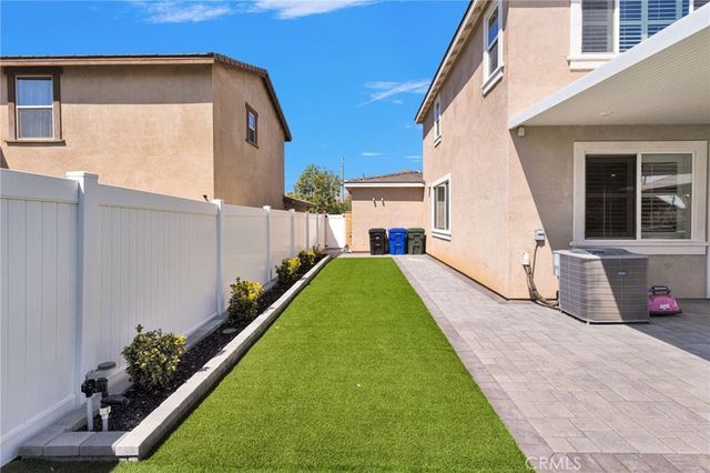 2692 Half Dome Court, Jurupa Valley, CA 92309