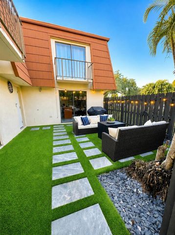 2245 WHITE PINE Circle D, Greenacres, FL 33415