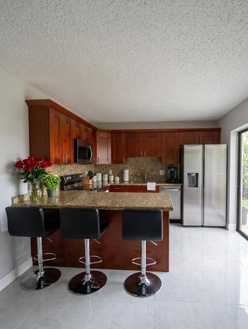 2245 WHITE PINE Circle D, Greenacres, FL 33415