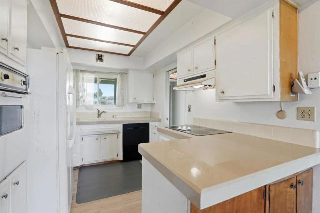 3685 Vista Campana North 30, Oceanside, CA 92057