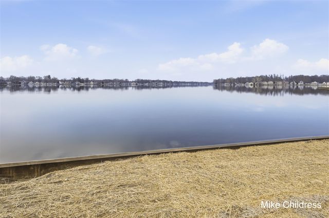 6390 Lakeshore Drive, Saranac, MI 48881