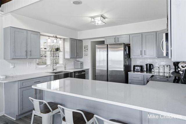 6390 Lakeshore Drive, Saranac, MI 48881