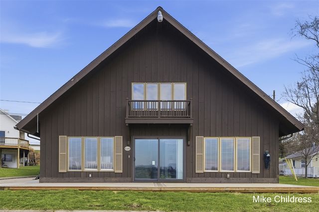 6390 Lakeshore Drive, Saranac, MI 48881