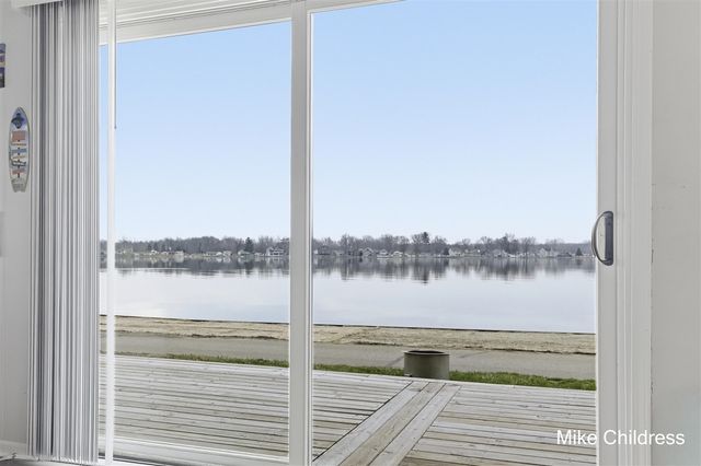 6390 Lakeshore Drive, Saranac, MI 48881