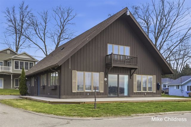 6390 Lakeshore Drive, Saranac, MI 48881