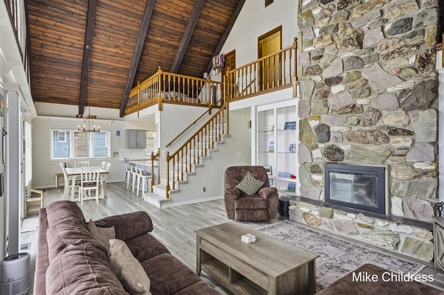 6390 Lakeshore Drive, Saranac, MI 48881