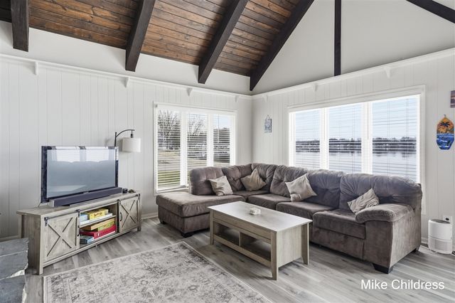 6390 Lakeshore Drive, Saranac, MI 48881