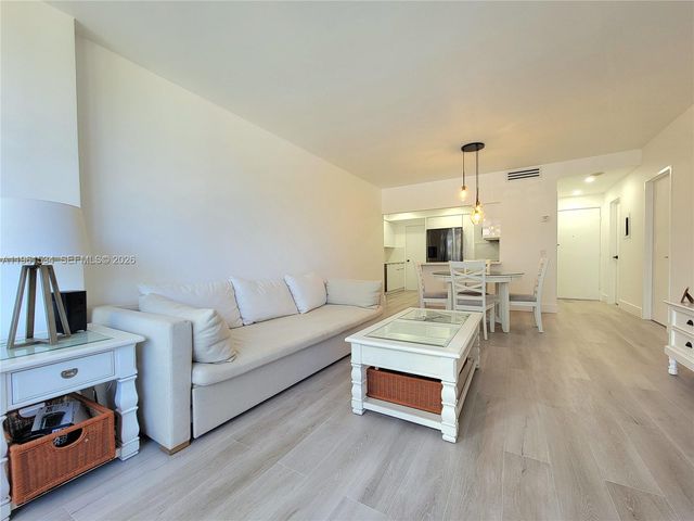 3505 S Ocean Dr 218, Hollywood, FL 33019