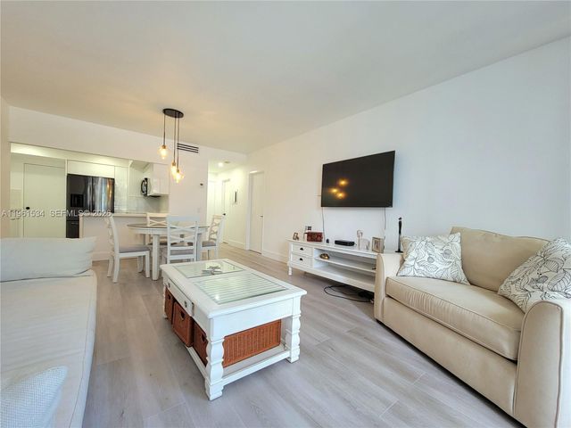 3505 S Ocean Dr 218, Hollywood, FL 33019