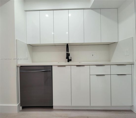 3505 S Ocean Dr 218, Hollywood, FL 33019