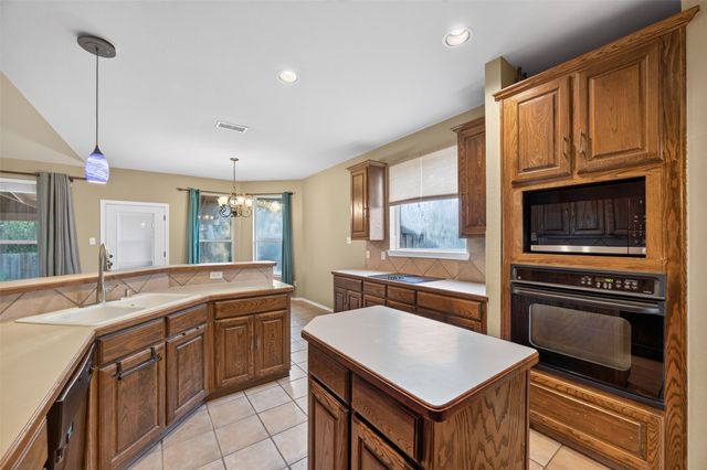 1911 Enchanted Lane, Mansfield, TX 76063