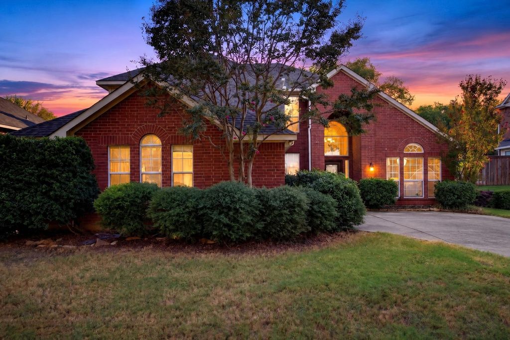 1911 Enchanted Lane, Mansfield, TX 76063