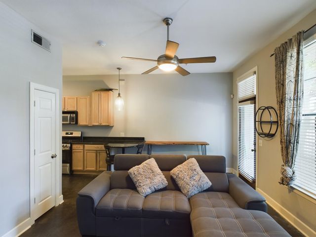 1602 Elgin Street 3, Houston, TX 77004