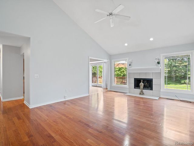 37670 Kingsburn Drive, Livonia, MI 48152