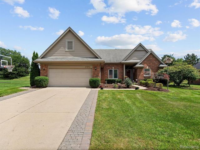 37670 Kingsburn Drive, Livonia, MI 48152