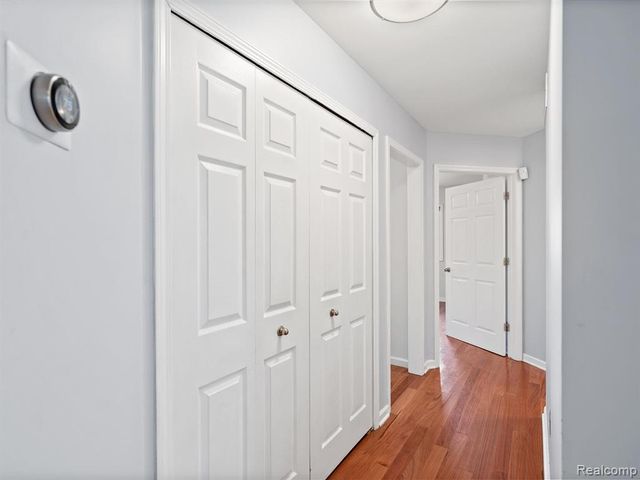 37670 Kingsburn Drive, Livonia, MI 48152