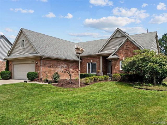 37670 Kingsburn Drive, Livonia, MI 48152