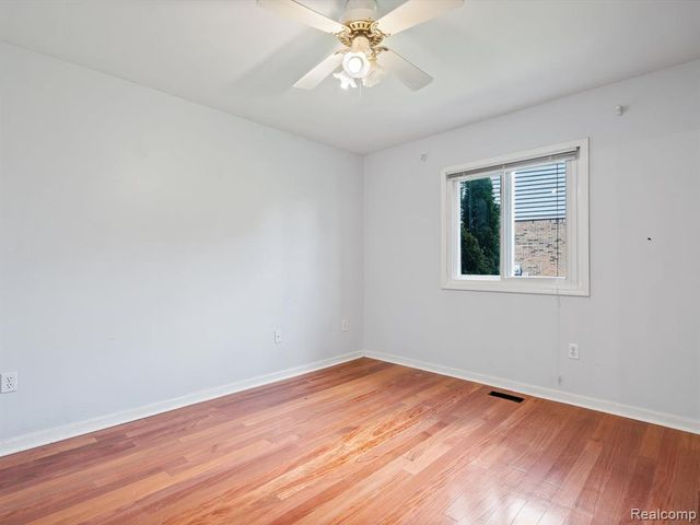 37670 Kingsburn Drive, Livonia, MI 48152