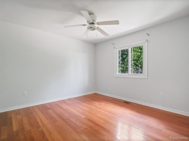 37670 Kingsburn Drive, Livonia, MI 48152