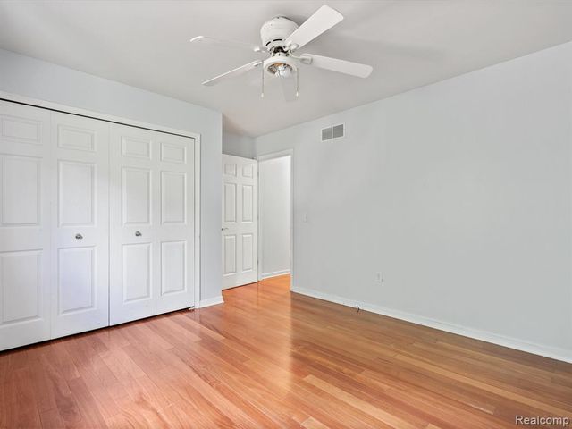 37670 Kingsburn Drive, Livonia, MI 48152