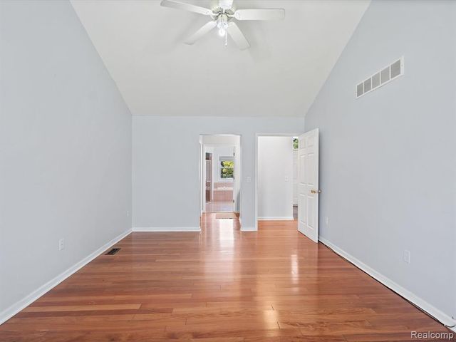 37670 Kingsburn Drive, Livonia, MI 48152