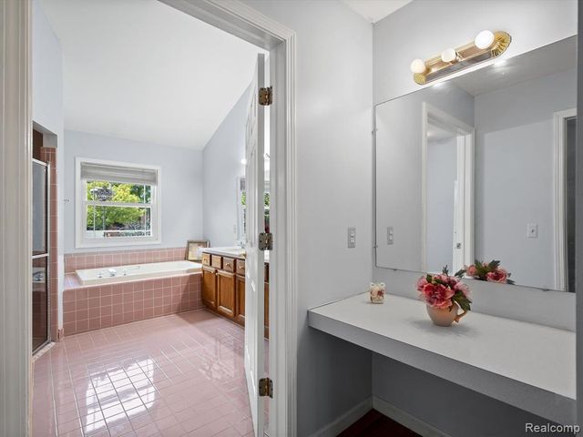 37670 Kingsburn Drive, Livonia, MI 48152