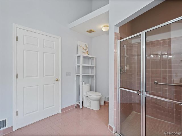 37670 Kingsburn Drive, Livonia, MI 48152