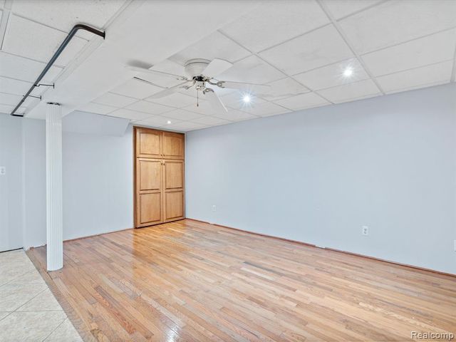 37670 Kingsburn Drive, Livonia, MI 48152