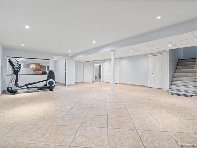 37670 Kingsburn Drive, Livonia, MI 48152