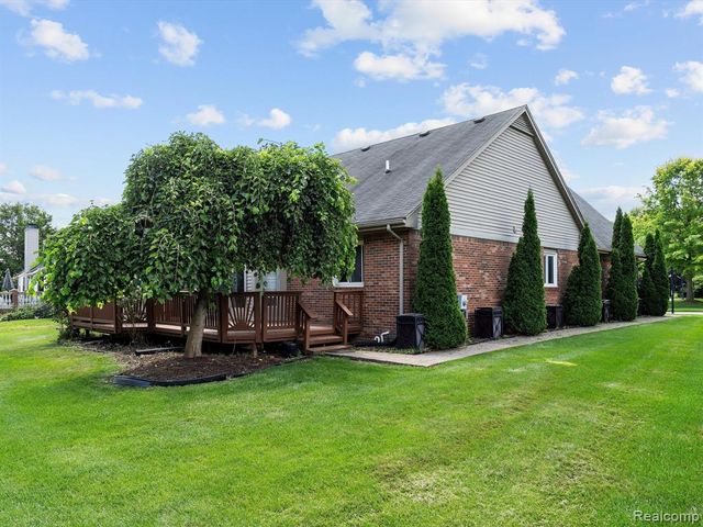 37670 Kingsburn Drive, Livonia, MI 48152