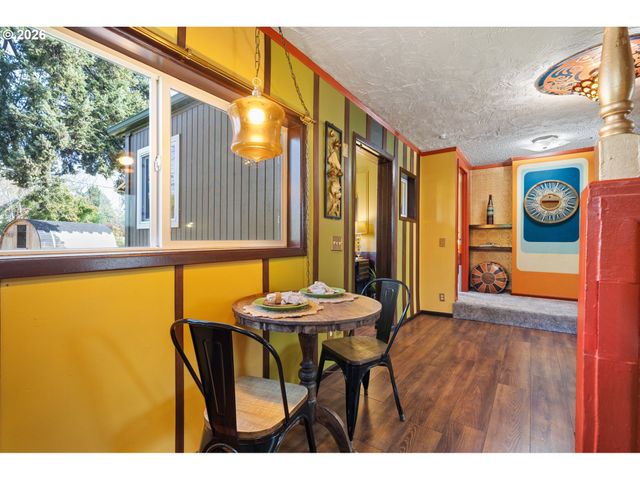 7070 Ne 7TH Pl, Portland, OR 97211