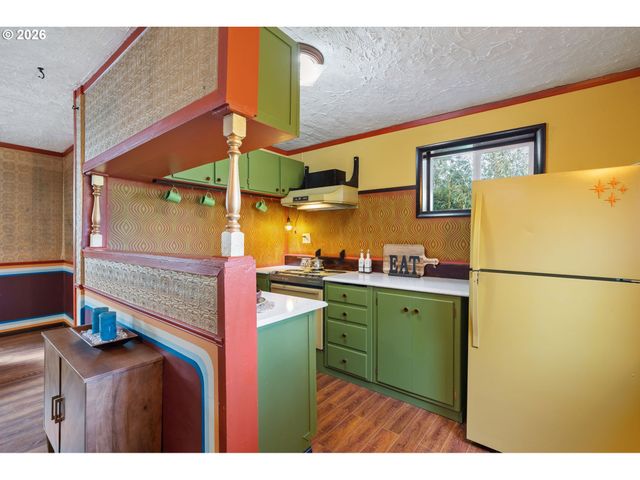 7070 Ne 7TH Pl, Portland, OR 97211