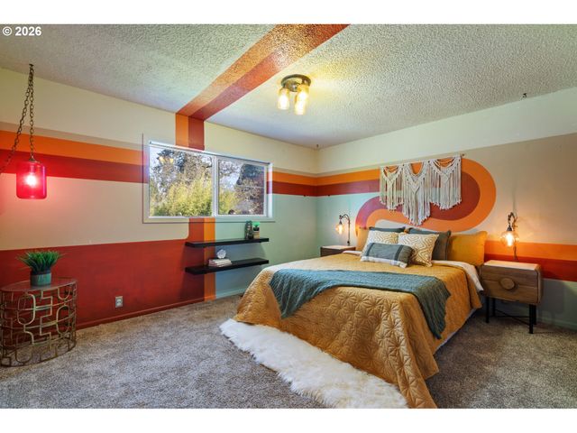 7070 Ne 7TH Pl, Portland, OR 97211