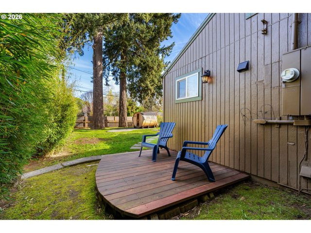 7070 Ne 7TH Pl, Portland, OR 97211