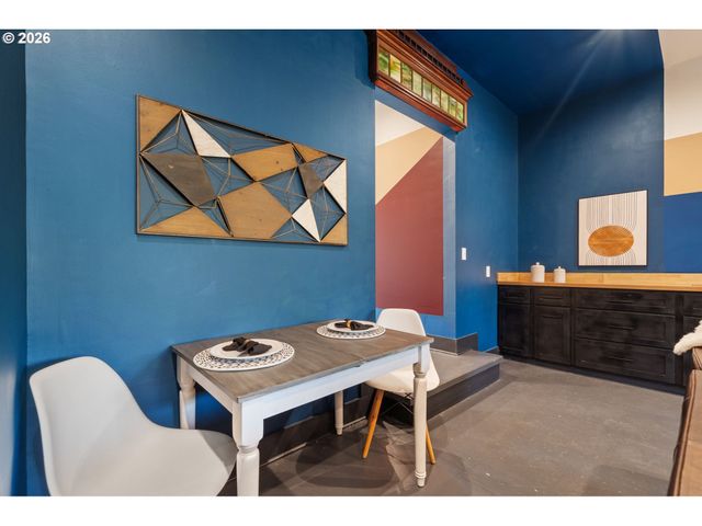 7070 Ne 7TH Pl, Portland, OR 97211