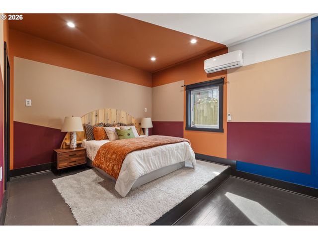 7070 Ne 7TH Pl, Portland, OR 97211