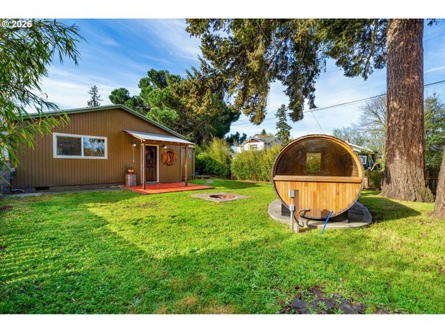 7070 Ne 7TH Pl, Portland, OR 97211