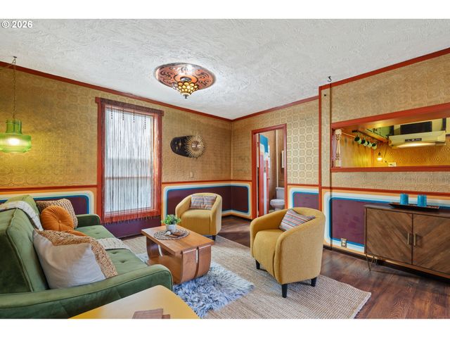 7070 Ne 7TH Pl, Portland, OR 97211