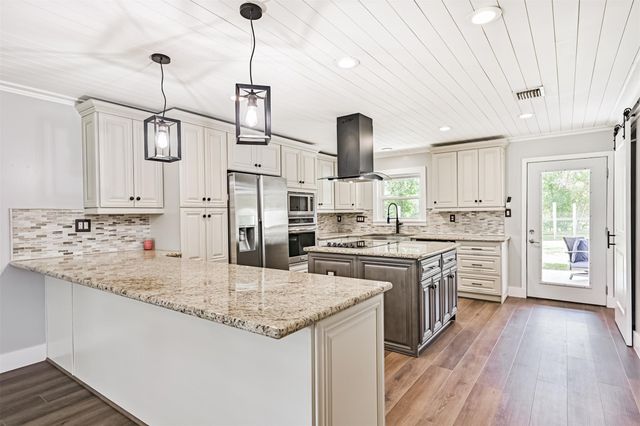 18502 Wells Court, Pearland, TX 77584